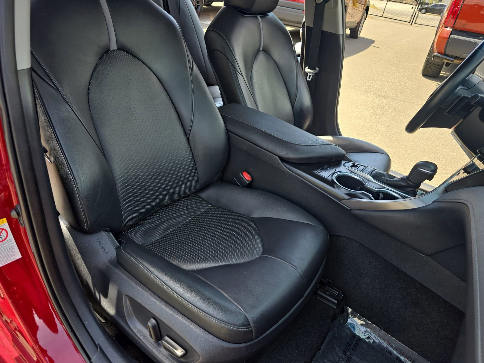 Used 2018 Toyota Camry XSE image 14