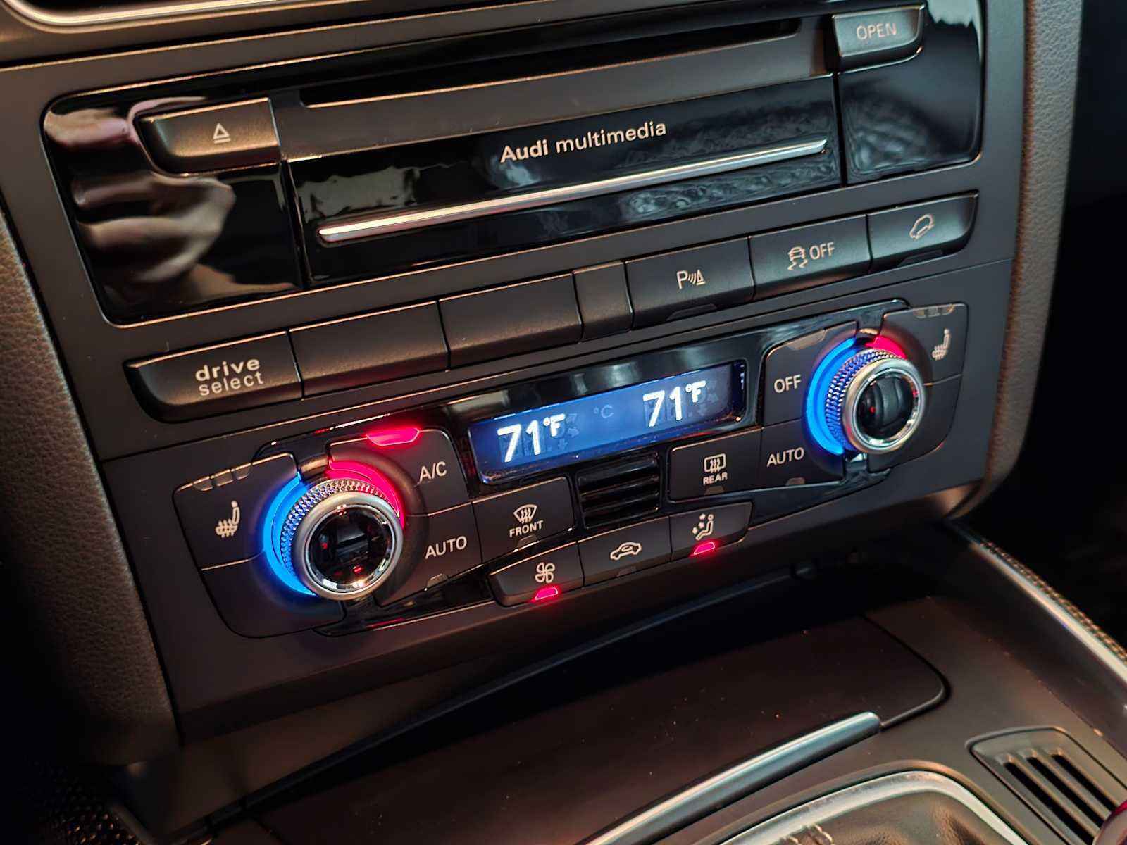 Used 2016 Audi SQ5 Premium Plus w/ Technology Package image 31