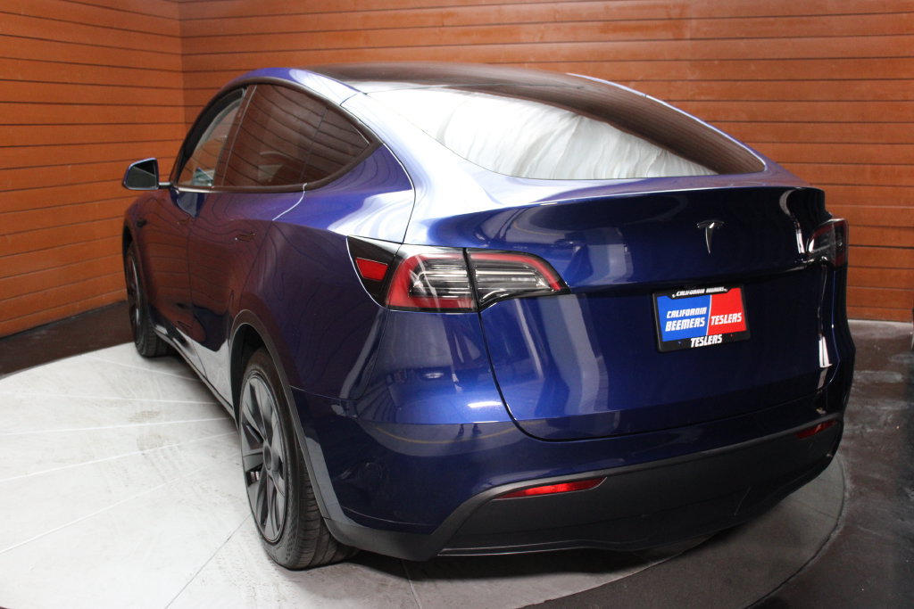 Used 2024 Tesla Model Y 2WD image 5