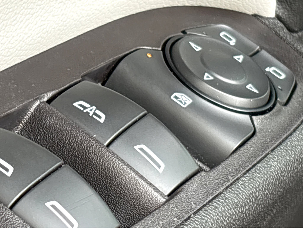 Used 2022 Chevrolet Equinox LS w/ LS Convenience Package image 27