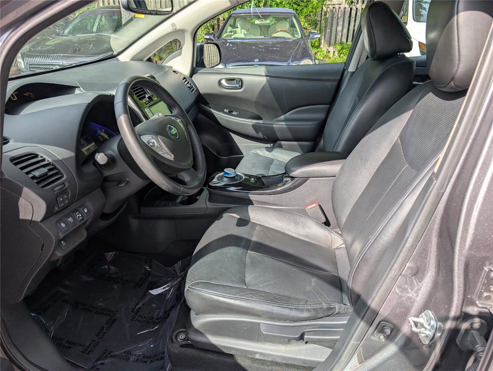 Used 2015 Nissan Leaf SL w/ Premium Package FWD image 16