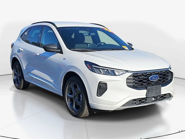 Used 2023 Ford Escape ST-Line image 1