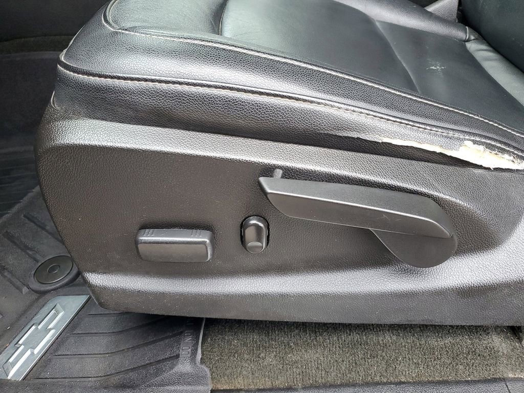 Used 2017 Chevrolet Colorado ZR2 w/ LPO, Premium Interior Package AWD/4WD image 6