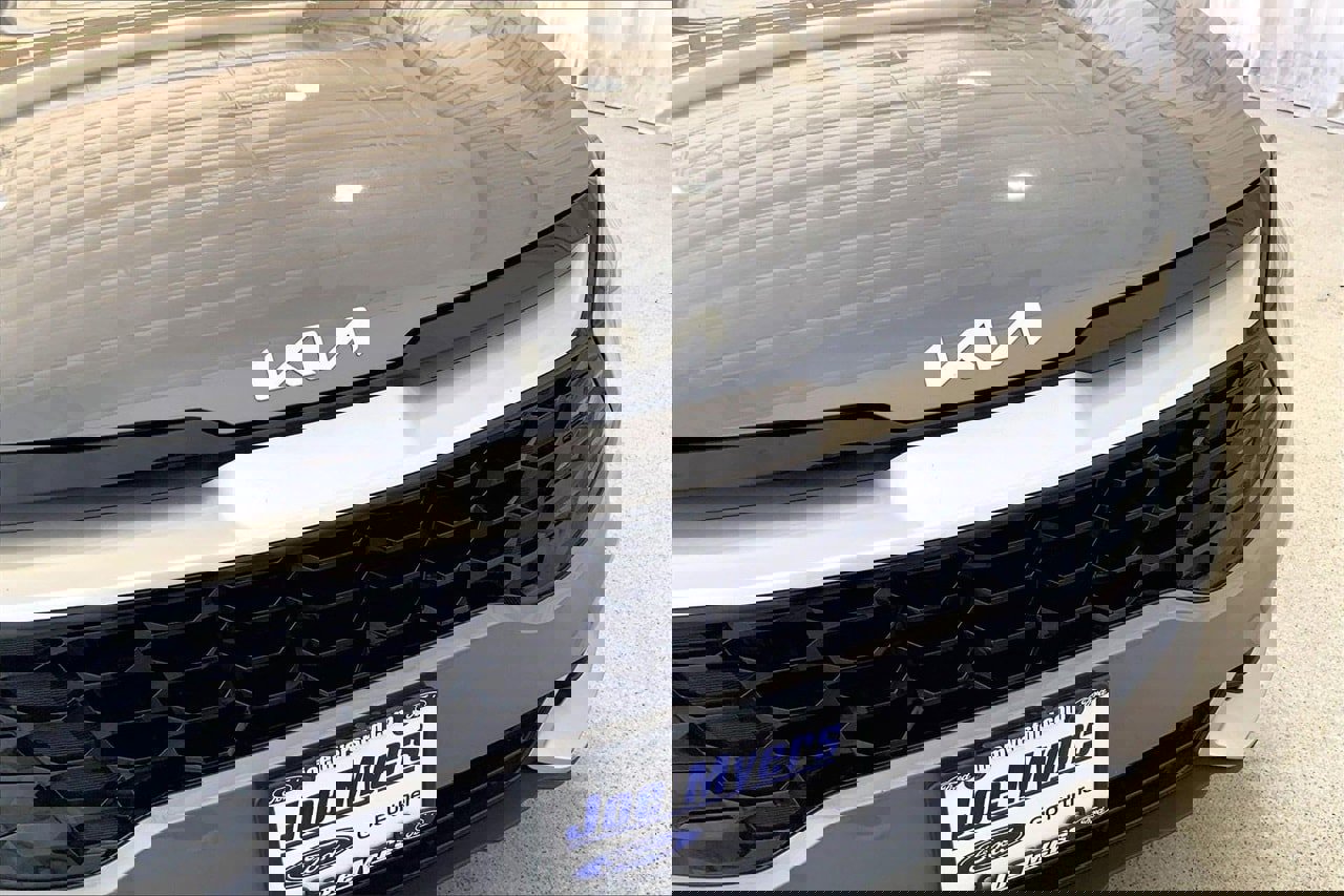 Used 2023 Kia Sportage EX image 30