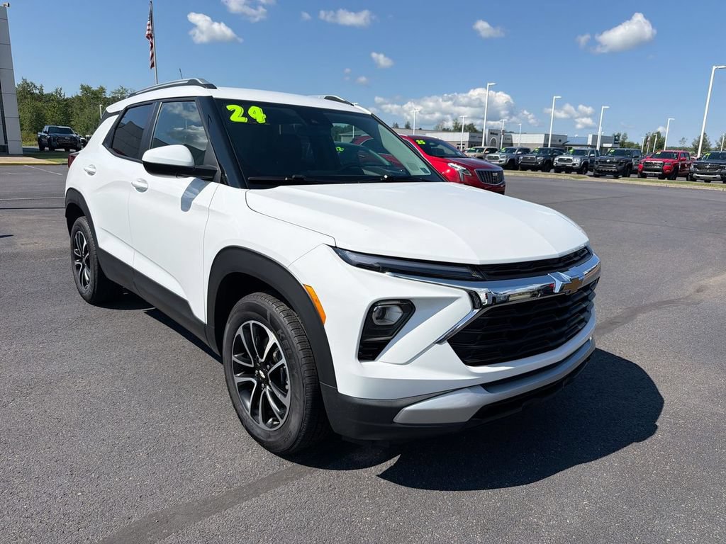 Used 2024 Chevrolet TrailBlazer LT AWD/4WD image 1