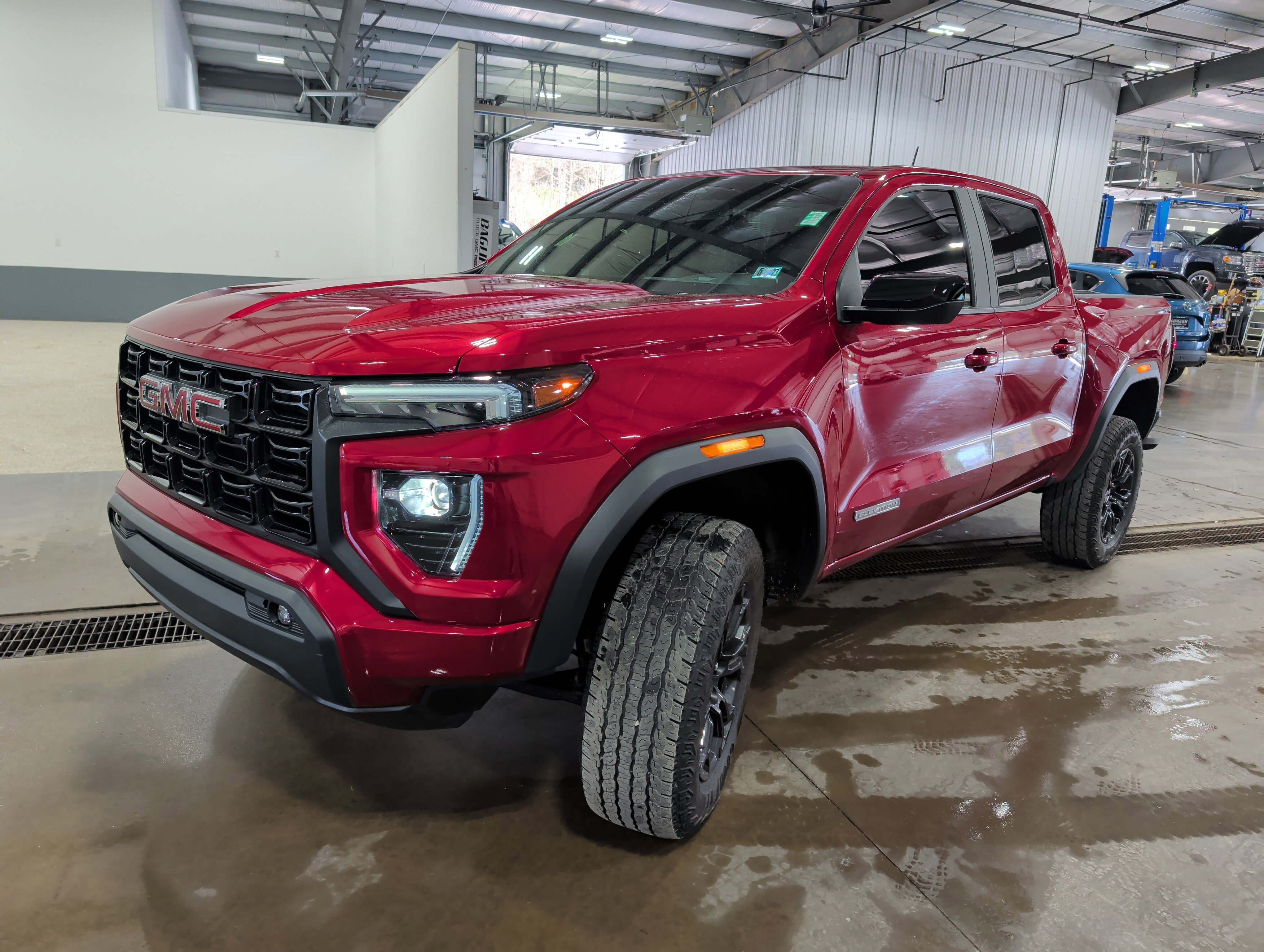 Used 2024 GMC Canyon Elevation w/ Elevation Premium Package image 6