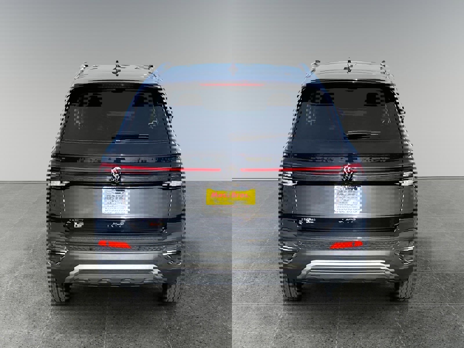 Used 2025 Volkswagen Taos SE image 4