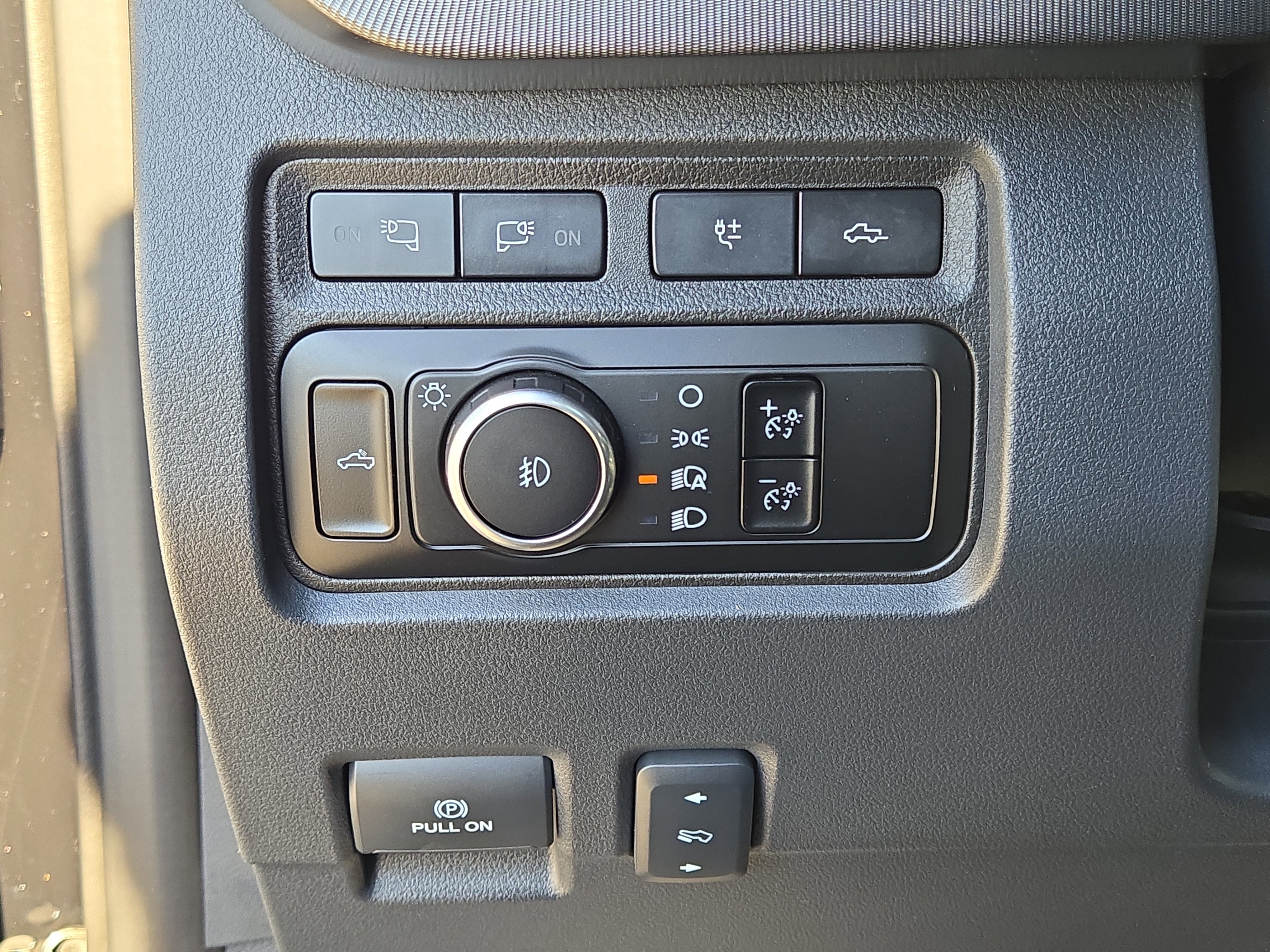 Used 2023 Ford F450 Platinum w/ FX4 Off-Road Package image 27