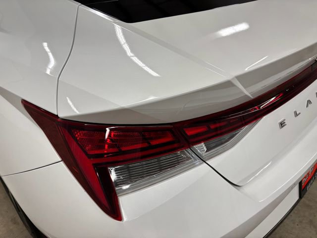 Certified 2023 Hyundai Elantra Limited w/ Cargo Package FWD image 9