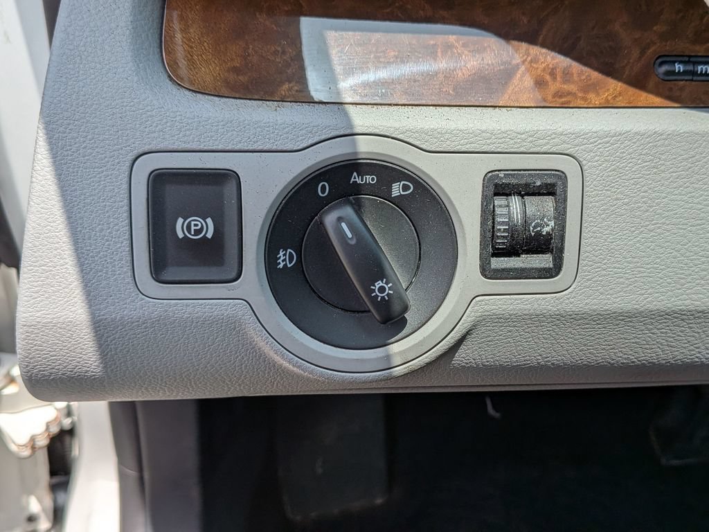 Used 2007 Volkswagen Passat 3.6 FWD image 18
