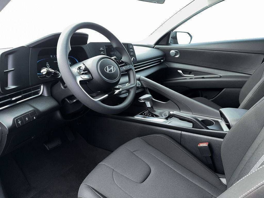 New 2026 Hyundai Elantra SE FWD image 14