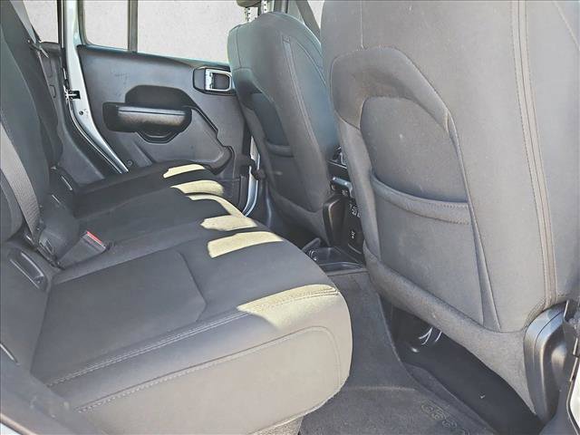 Used 2022 Jeep Gladiator Sport image 16
