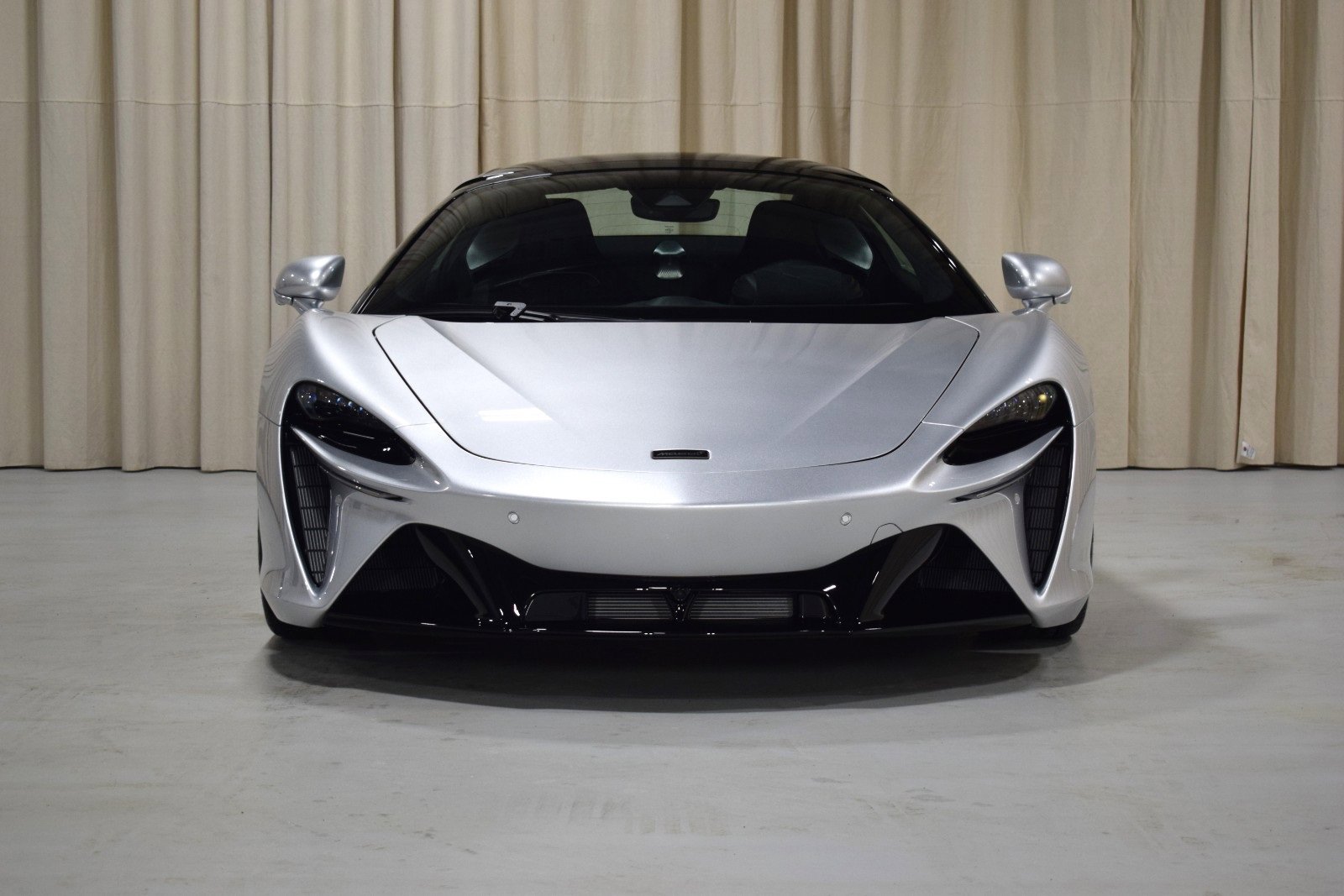 New 2025 McLaren Artura Spider image 9