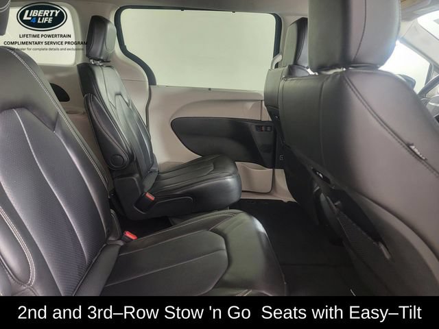 Used 2024 Chrysler Pacifica Touring-L FWD image 17
