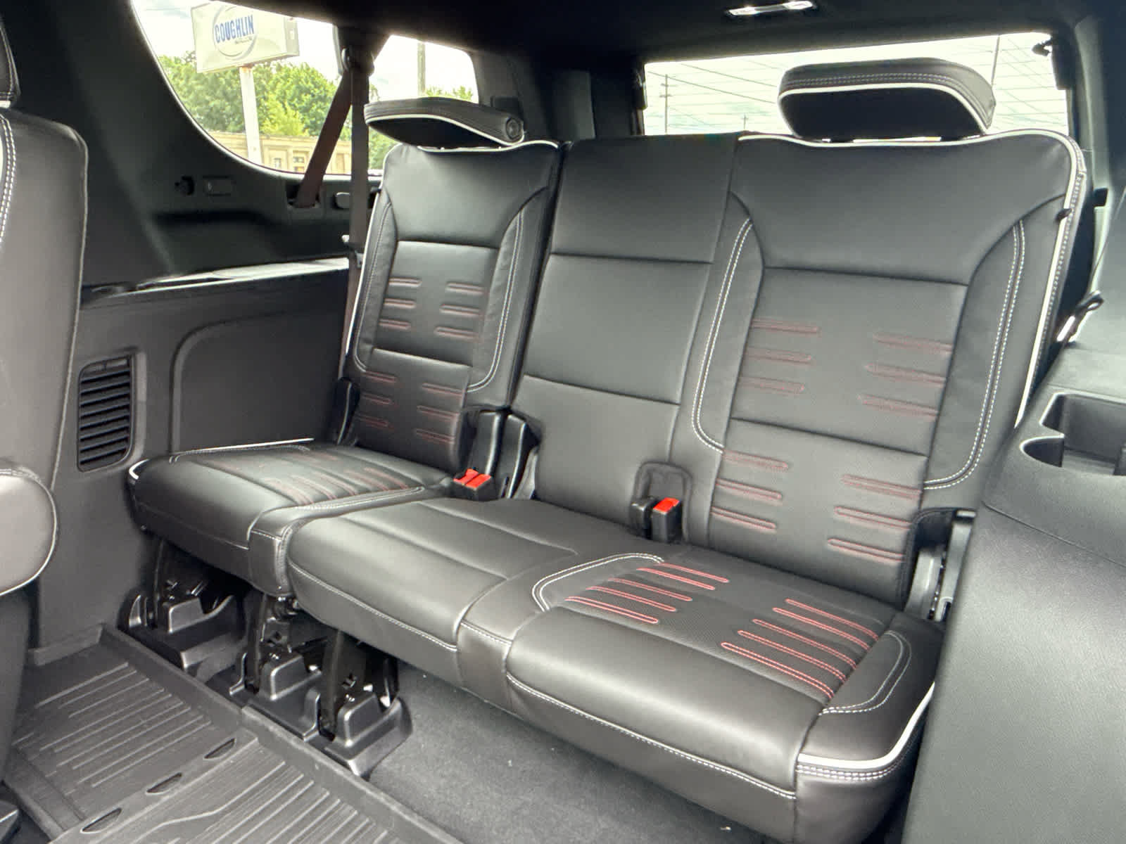 New 2026 GMC Yukon XL AT4 Ultimate w/ LPO, Floor Liner Package AWD/4WD image 28