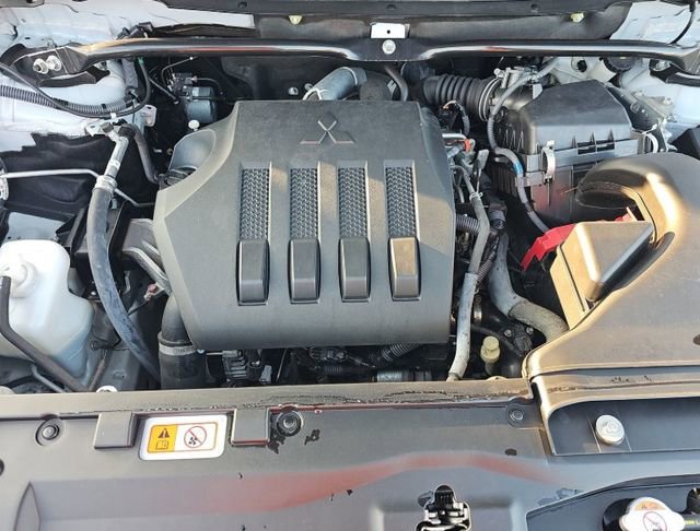 Used 2023 Mitsubishi Eclipse Cross LE AWD/4WD image 5