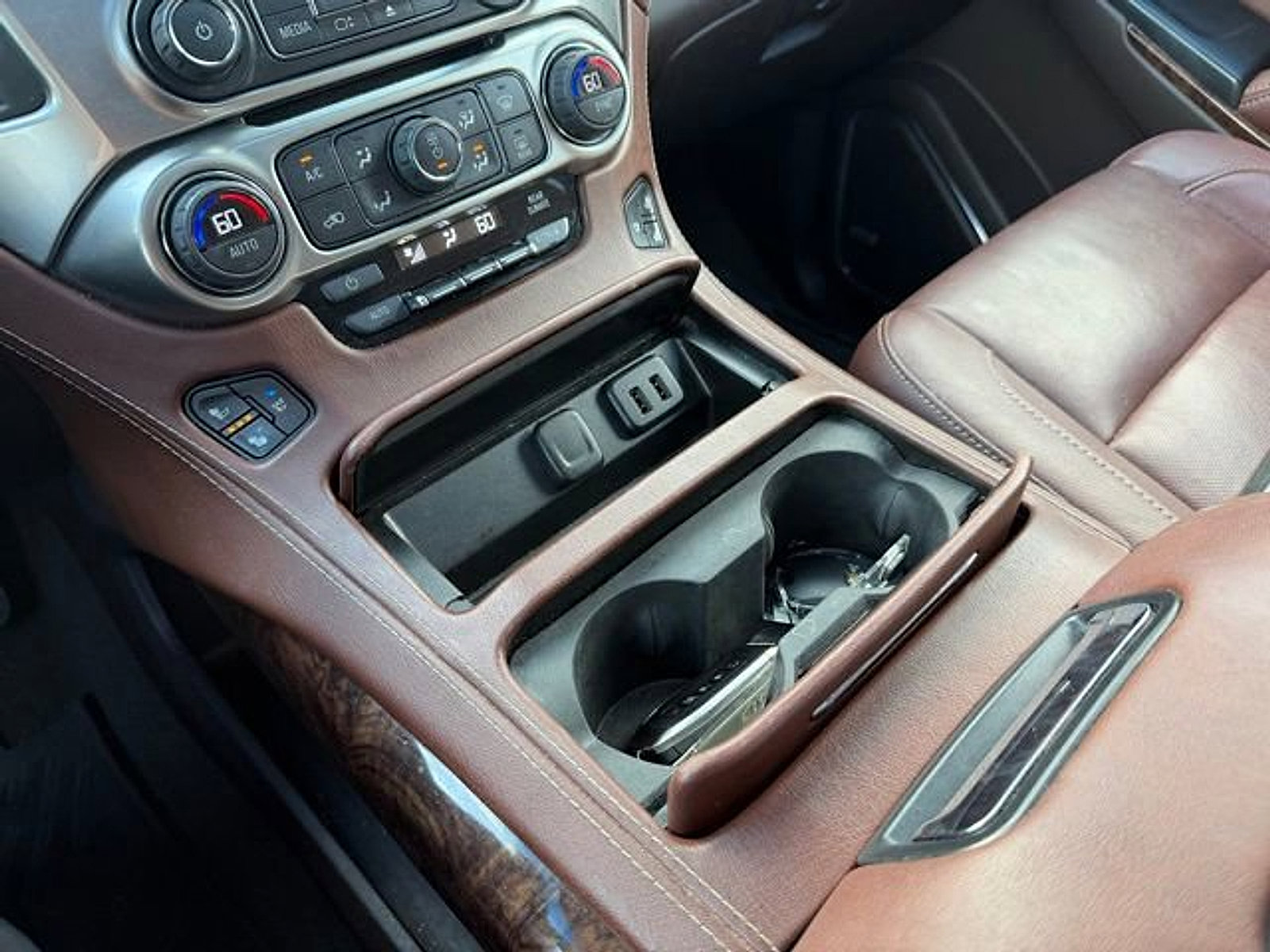 Used 2016 Chevrolet Suburban LTZ AWD/4WD image 21