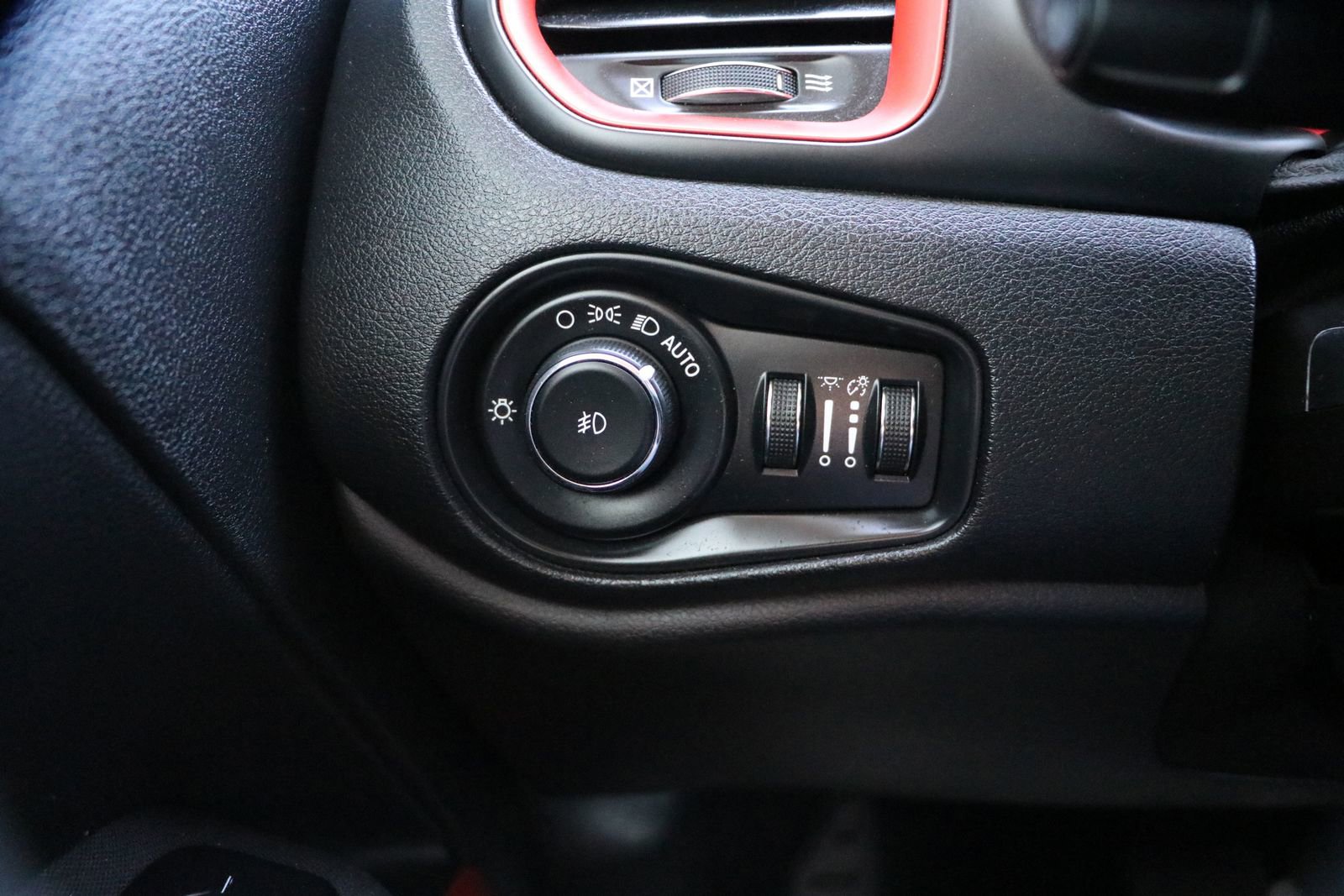 Used 2020 Jeep Renegade Sport image 12