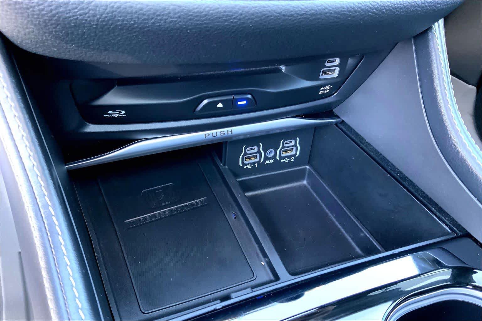 Used 2022 Chrysler Pacifica Limited w/ Uconnect Theater Family Group AWD/4WD image 29
