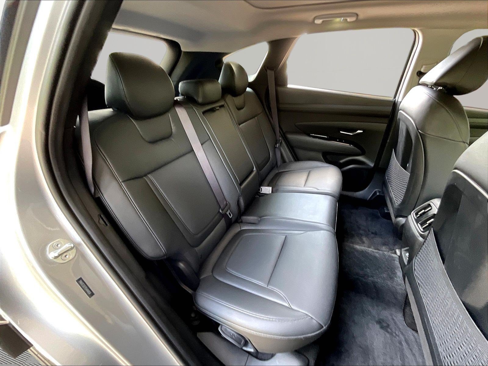 Used 2025 Hyundai Tucson Limited FWD image 25
