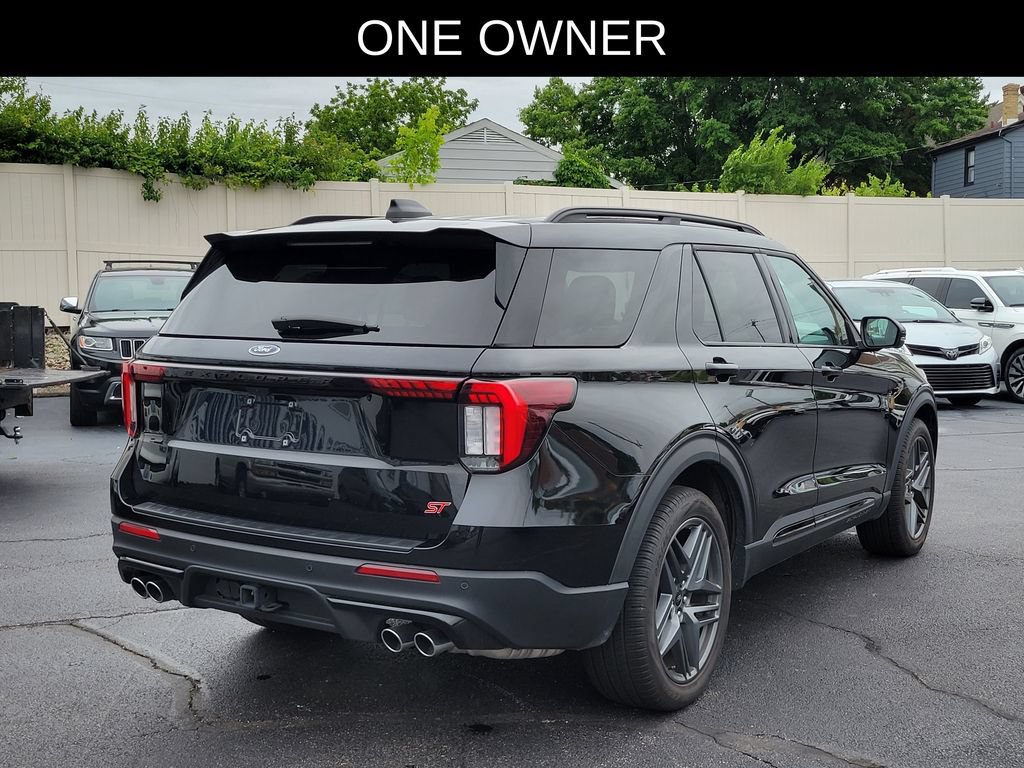 Used 2025 Ford Explorer ST AWD/4WD image 4