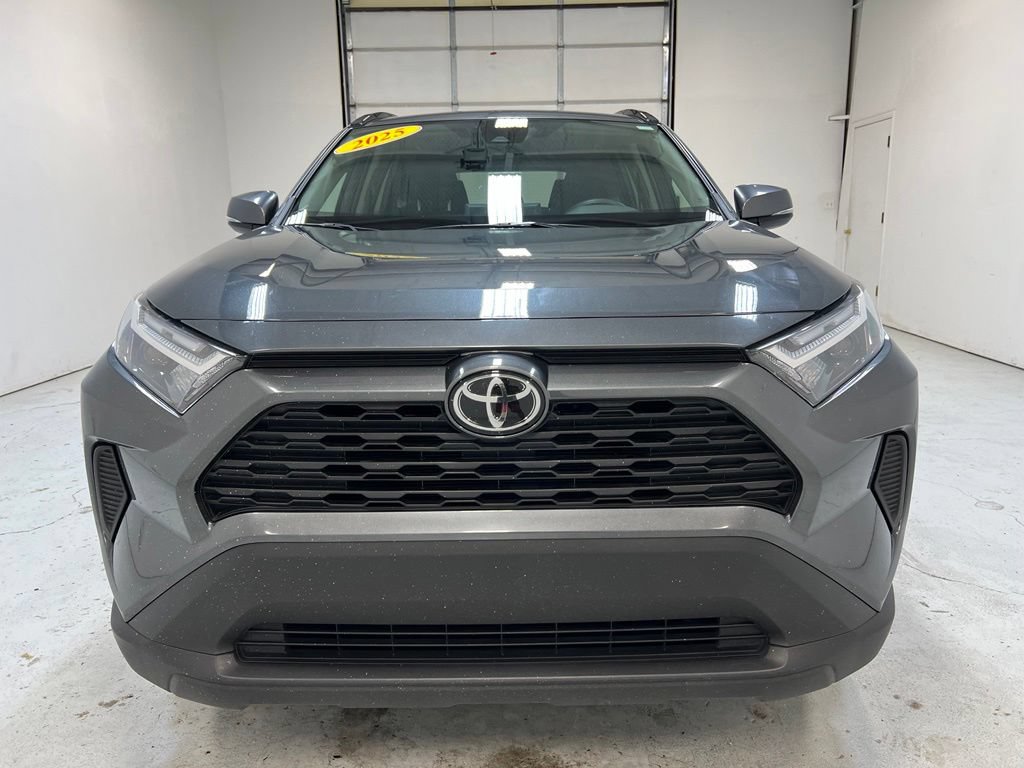 Used 2025 Toyota RAV4 LE AWD/4WD image 13