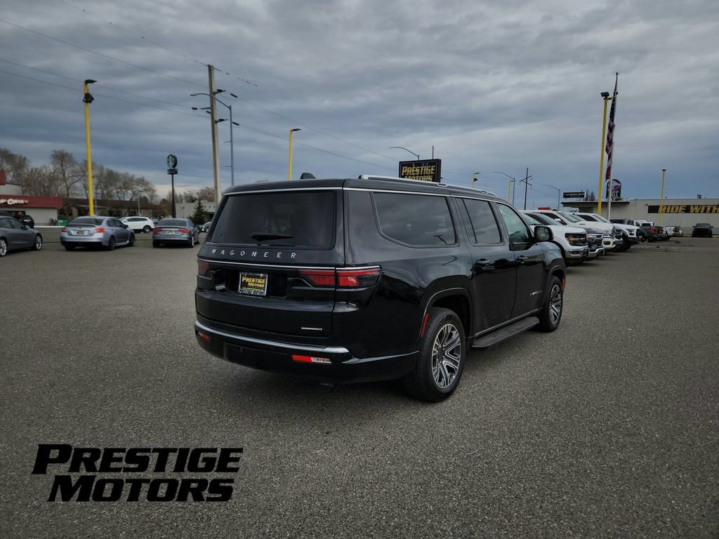 Used 2024 Jeep Wagoneer L Series II w/ Flexible Seating Group AWD/4WD image 7
