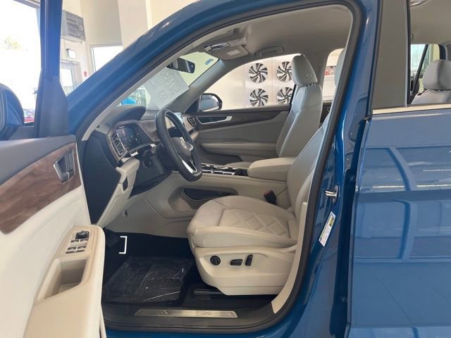 New 2025 Volkswagen Atlas SE image 13