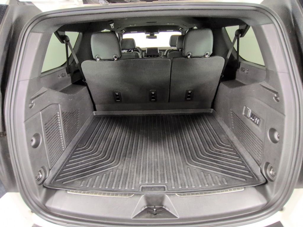 Certified 2022 Chevrolet Suburban RST w/ Luxury Package AWD/4WD image 37