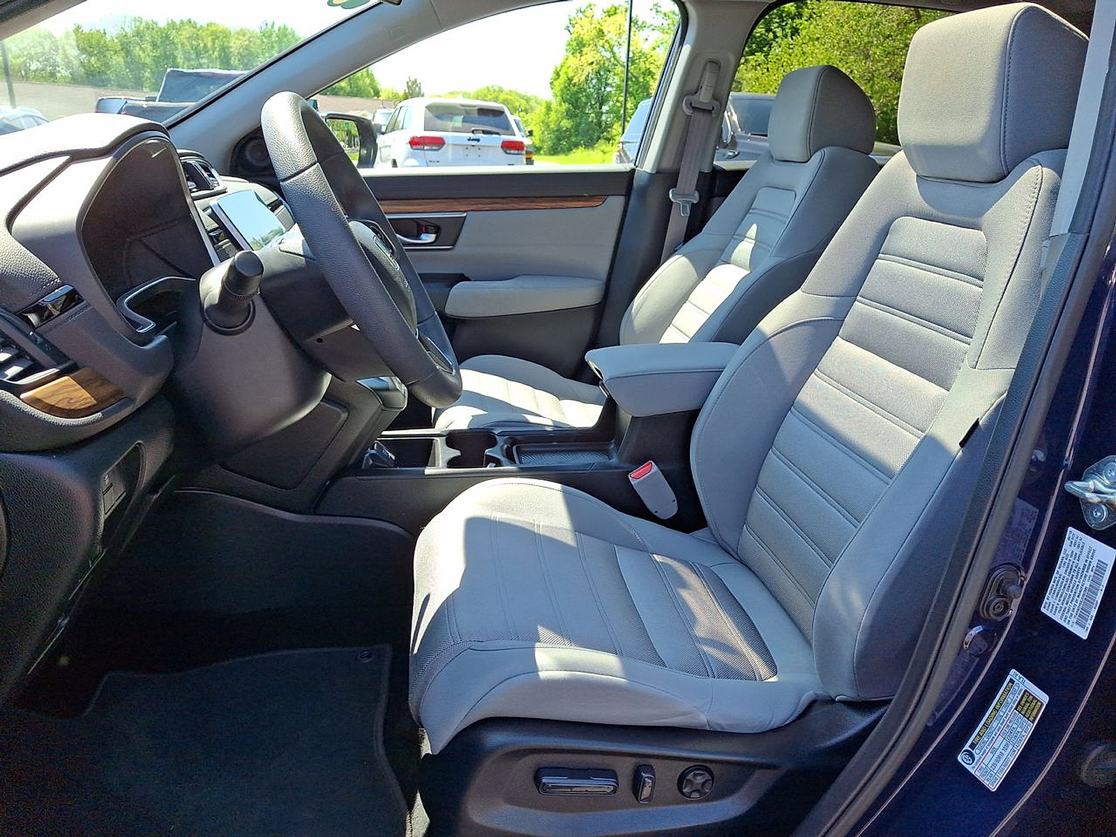 Used 2018 Honda CR-V EX image 11