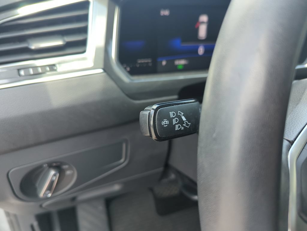 Certified 2023 Volkswagen Tiguan SE w/ Panoramic Sunroof Package FWD image 21