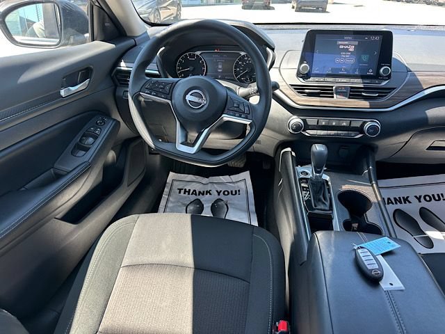 Used 2025 Nissan Altima 2.5 SV FWD image 18