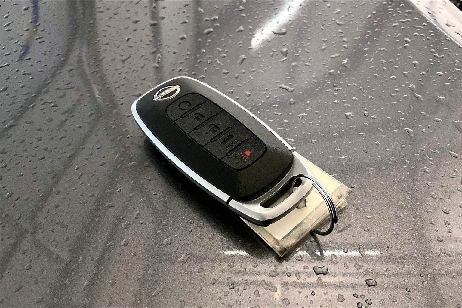 Used 2023 Nissan Rogue SV w/ SV Premium B Package image 9