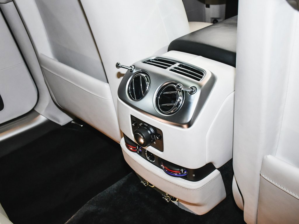 Used 2018 Rolls-Royce Ghost image 51