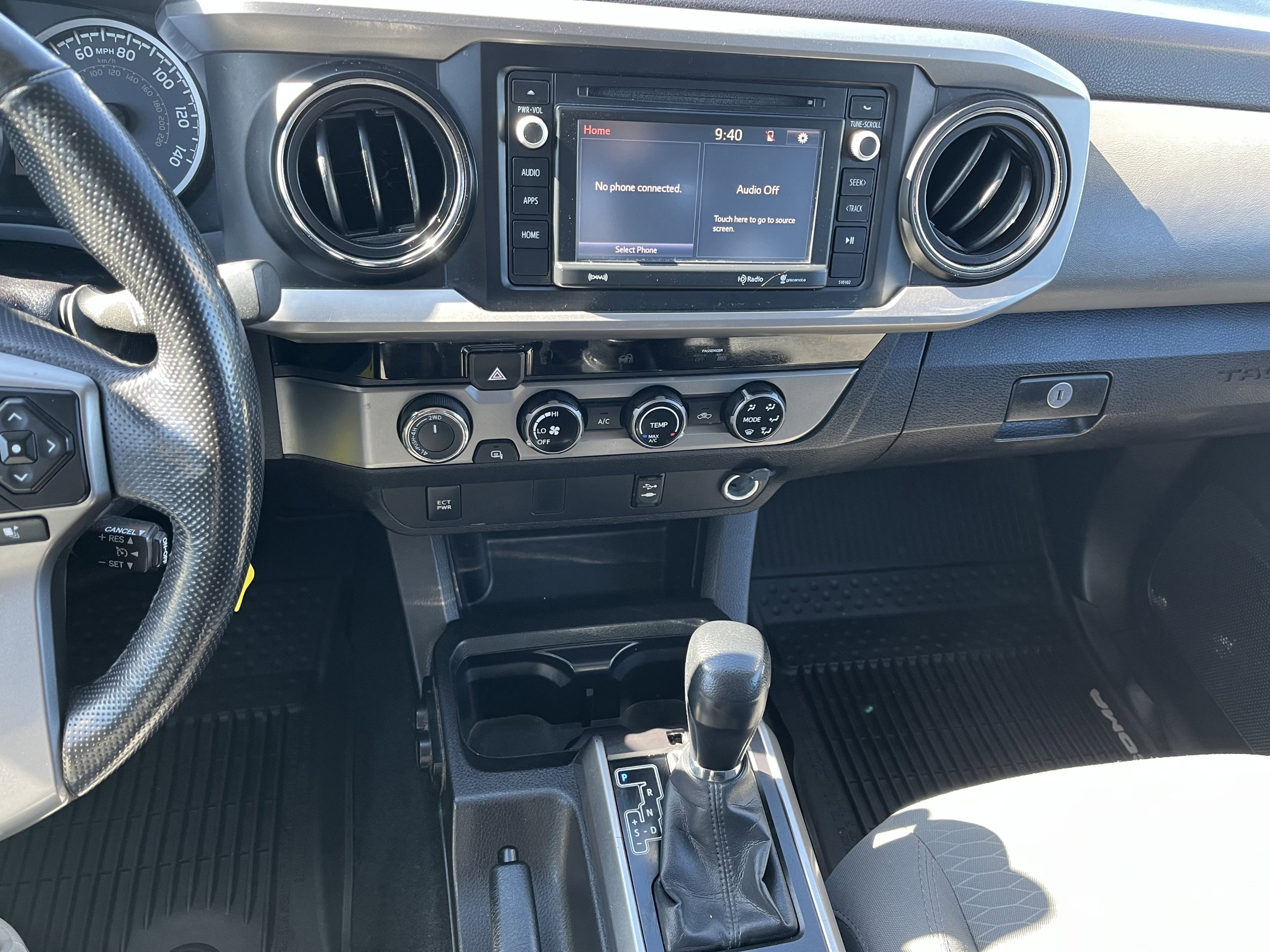 Used 2016 Toyota Tacoma SR5 w/ SR5 Appearance Package (SN) image 16