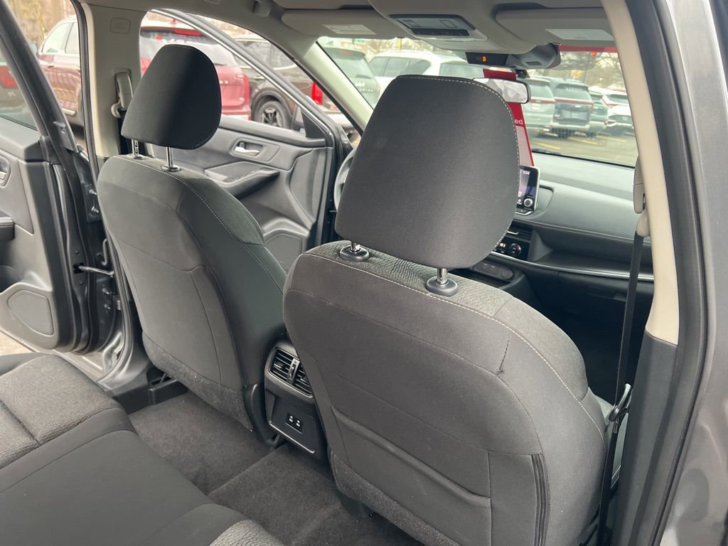 Certified 2024 Nissan Rogue SV image 16