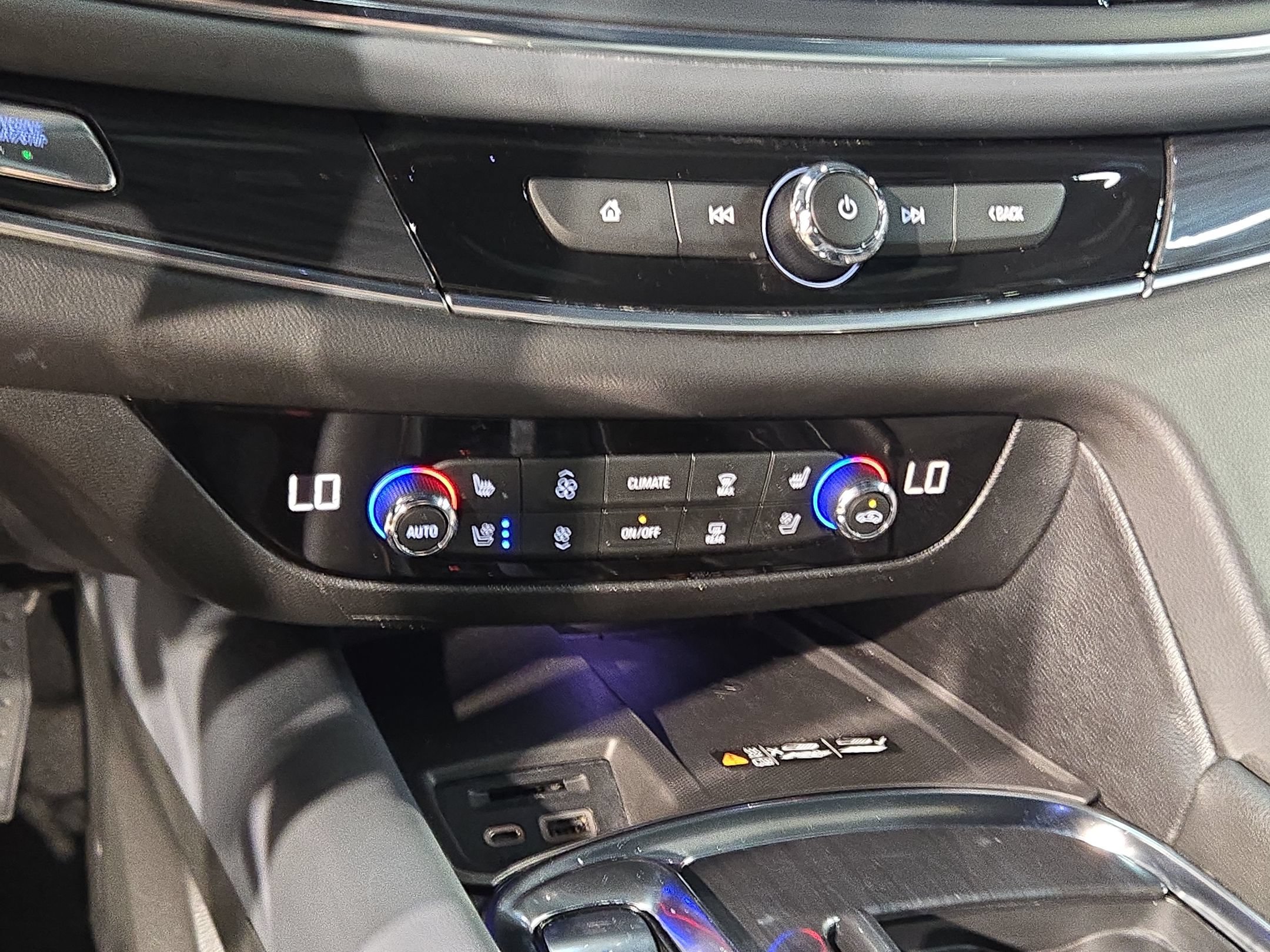 Used 2024 Buick Enclave Premium FWD image 31