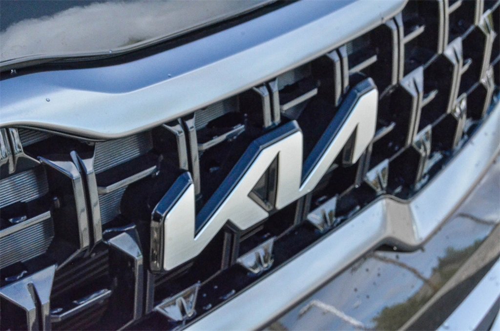 Used 2023 Kia Telluride EX X-Line image 12