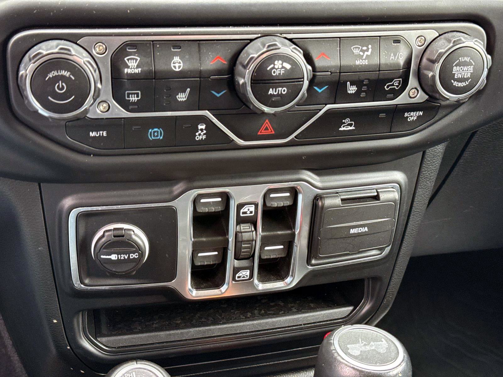 Used 2023 Jeep Wrangler Unlimited Sahara w/ Cold Weather Group image 21