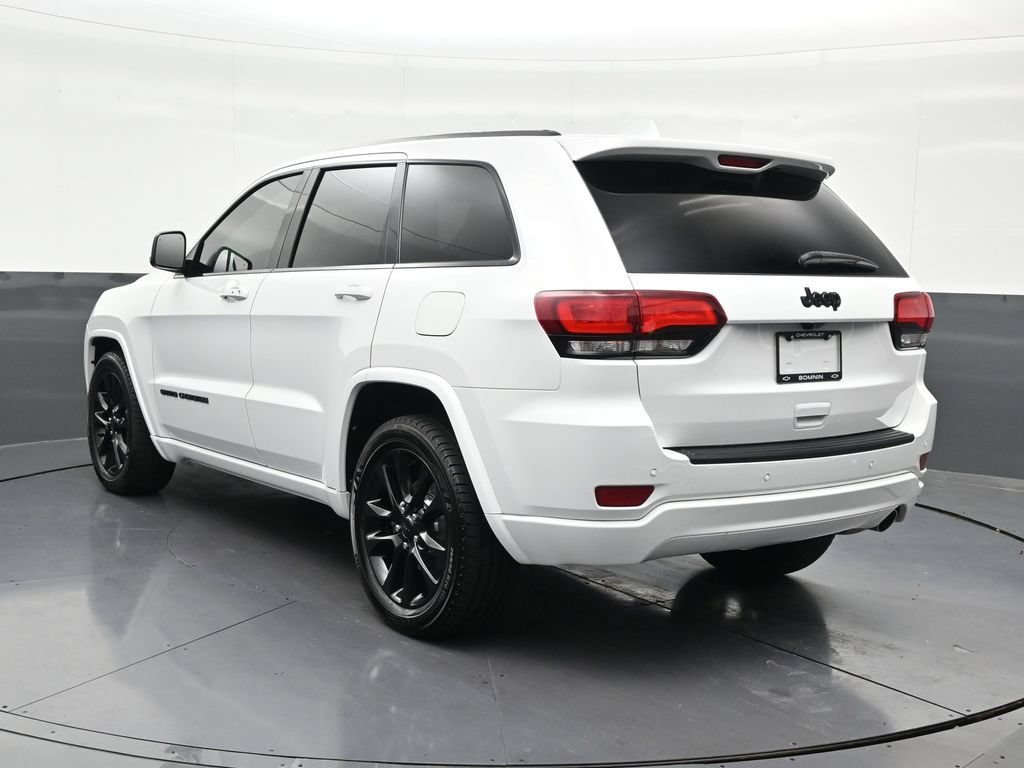 Used 2021 Jeep Grand Cherokee Laredo X RWD image 3