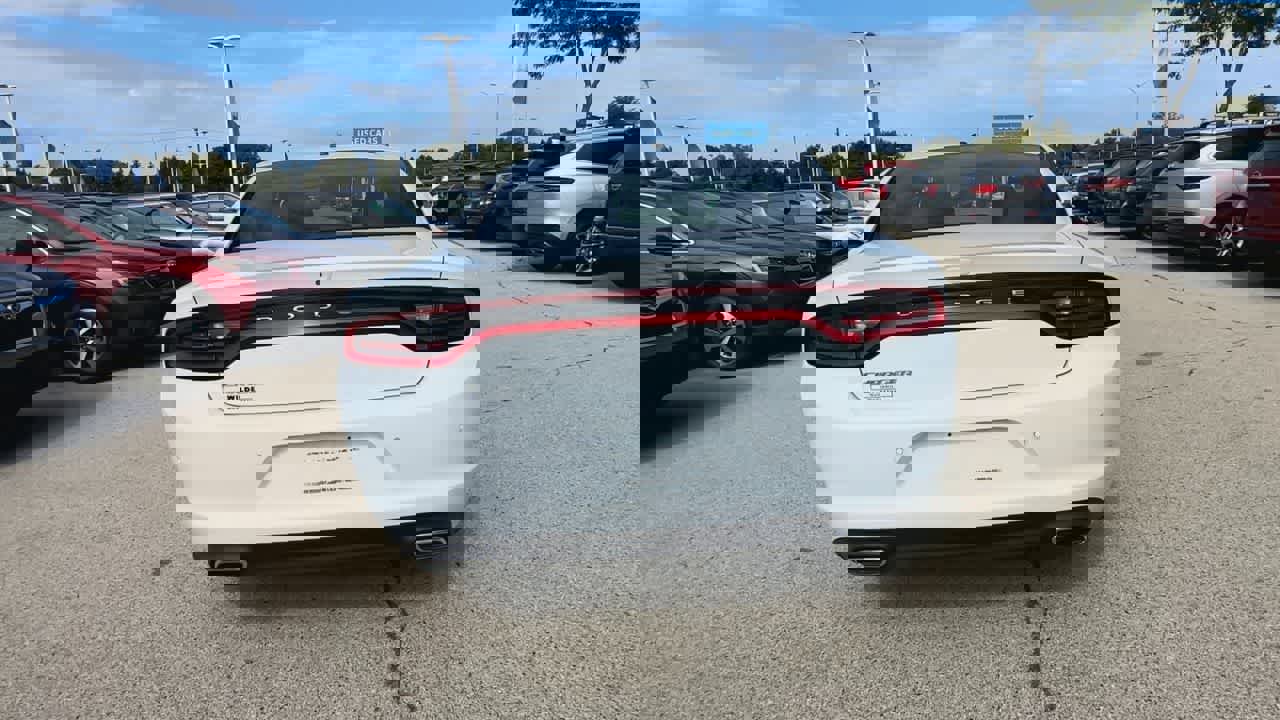 Used 2020 Dodge Charger SXT w/ Leather Interior Group image 7