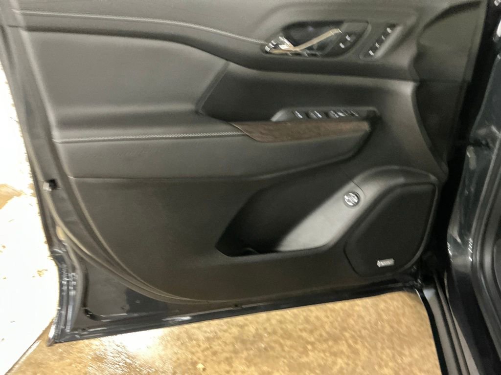 Certified 2023 GMC Acadia Denali w/ Denali Technology Package image 14