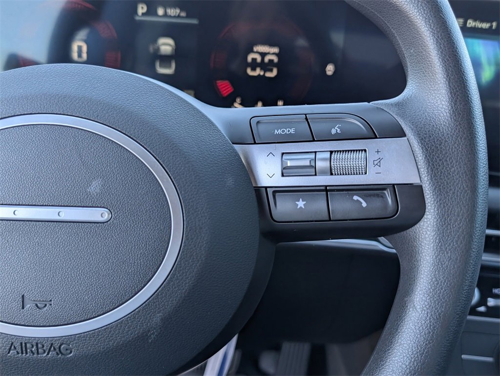 Certified 2025 Hyundai Santa Cruz SE image 12