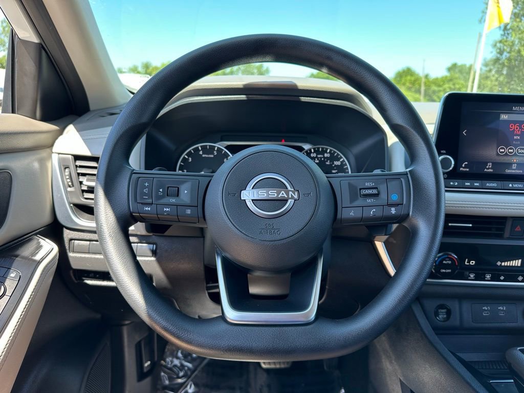 Used 2024 Nissan Rogue SV image 26