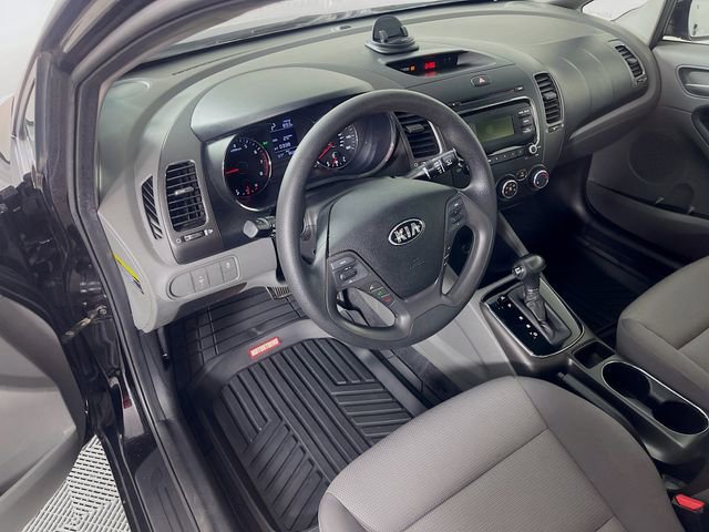 Used 2017 Kia Forte LX image 10