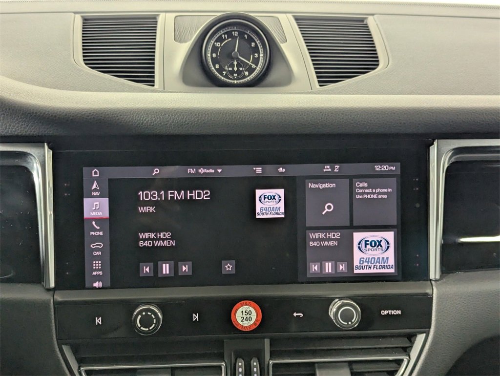 Used 2025 Porsche Macan Base w/ Premium Package Plus image 18