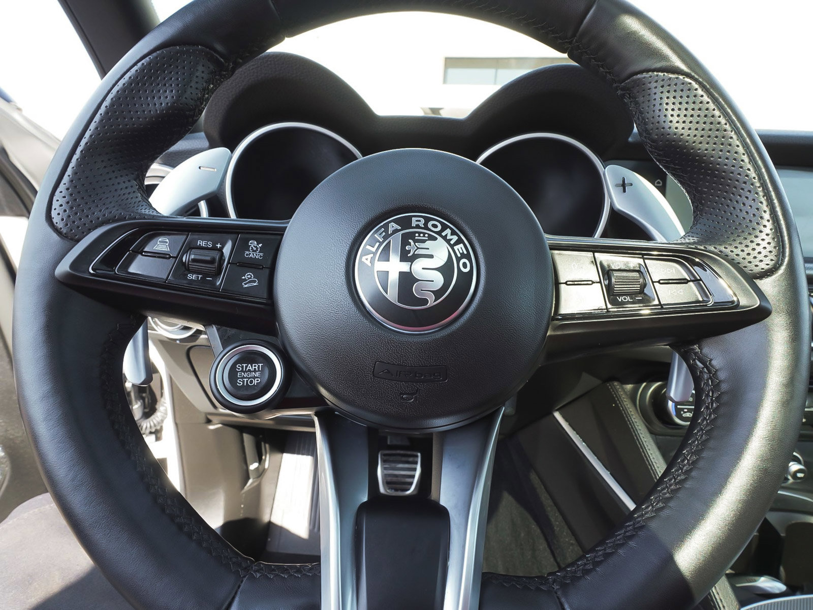 Used 2023 Alfa Romeo Stelvio Veloce image 17