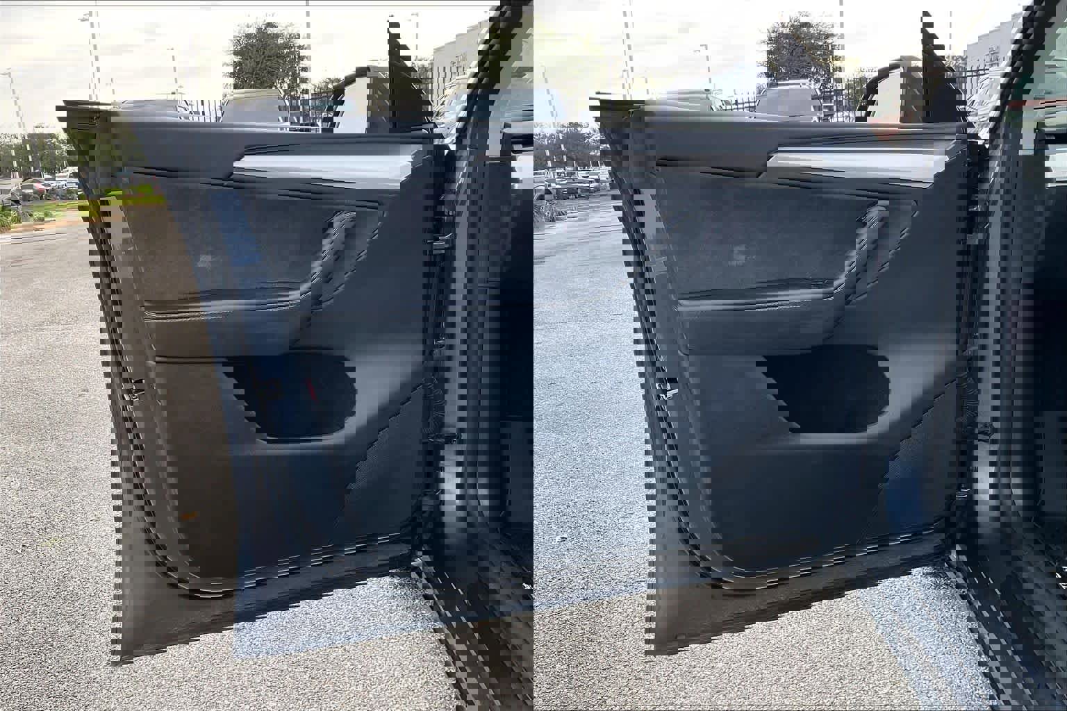 Used 2023 Tesla Model Y AWD image 18