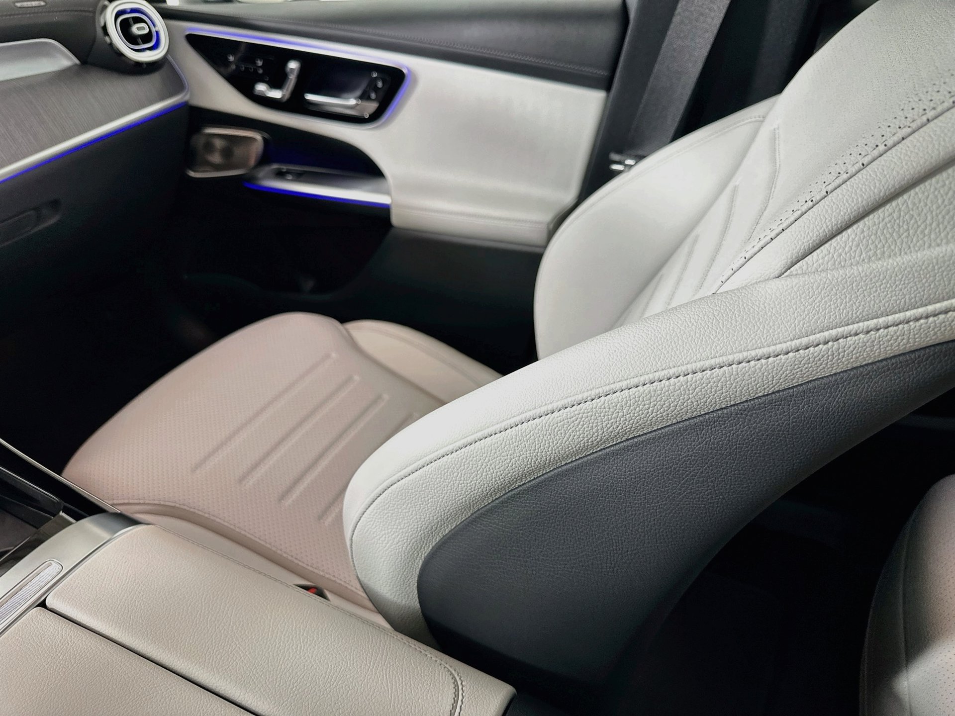 New 2027 Mercedes-Benz GLC 300 4MATIC image 26