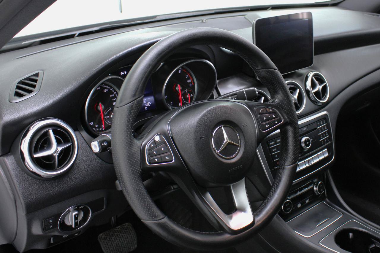 Used 2020 Mercedes-Benz GLA 250 w/ Convenience Package image 33